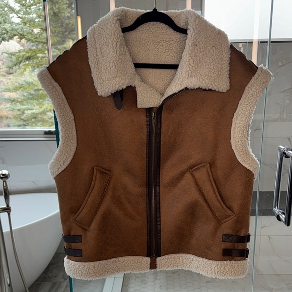 Women’s Oversized Sherpa-Lined Faux Suede Vest - Brown - Picture 2 of 7
